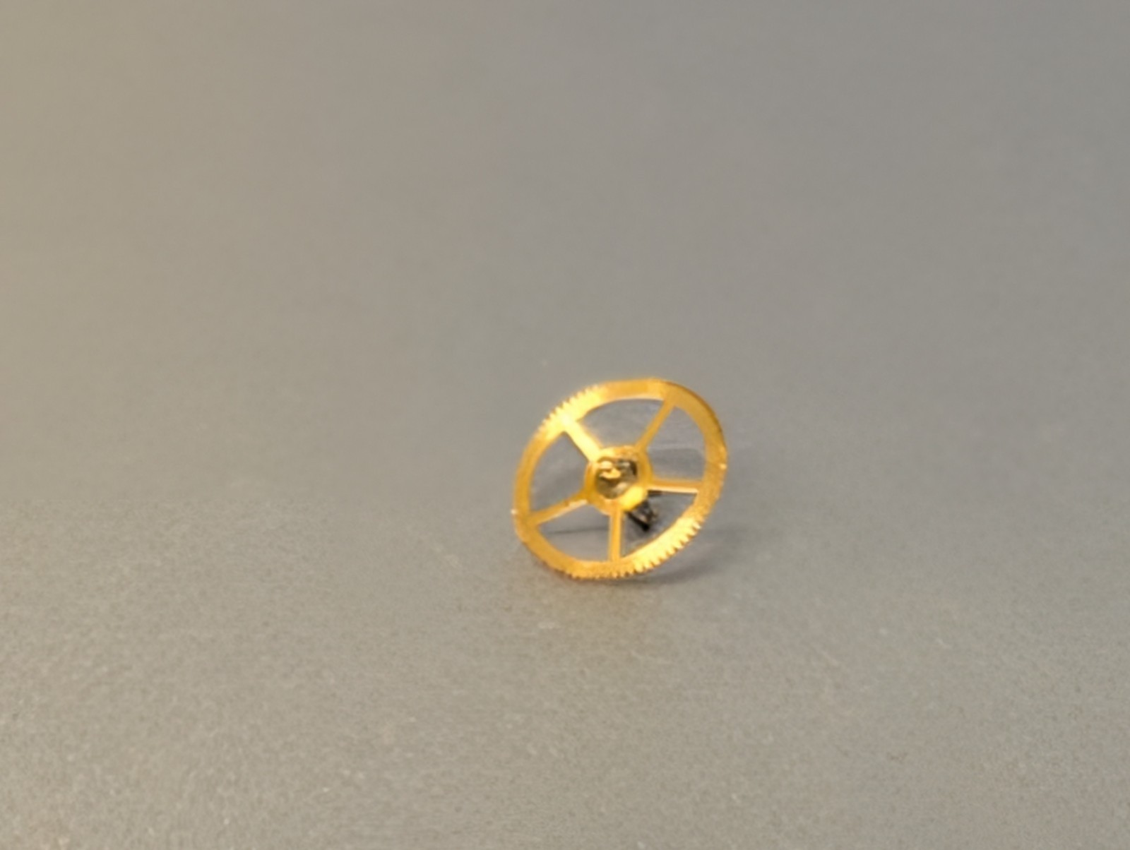 Rolex 3135 330 great wheel-OPEN pre-owned for watch repair, genuine third wheel