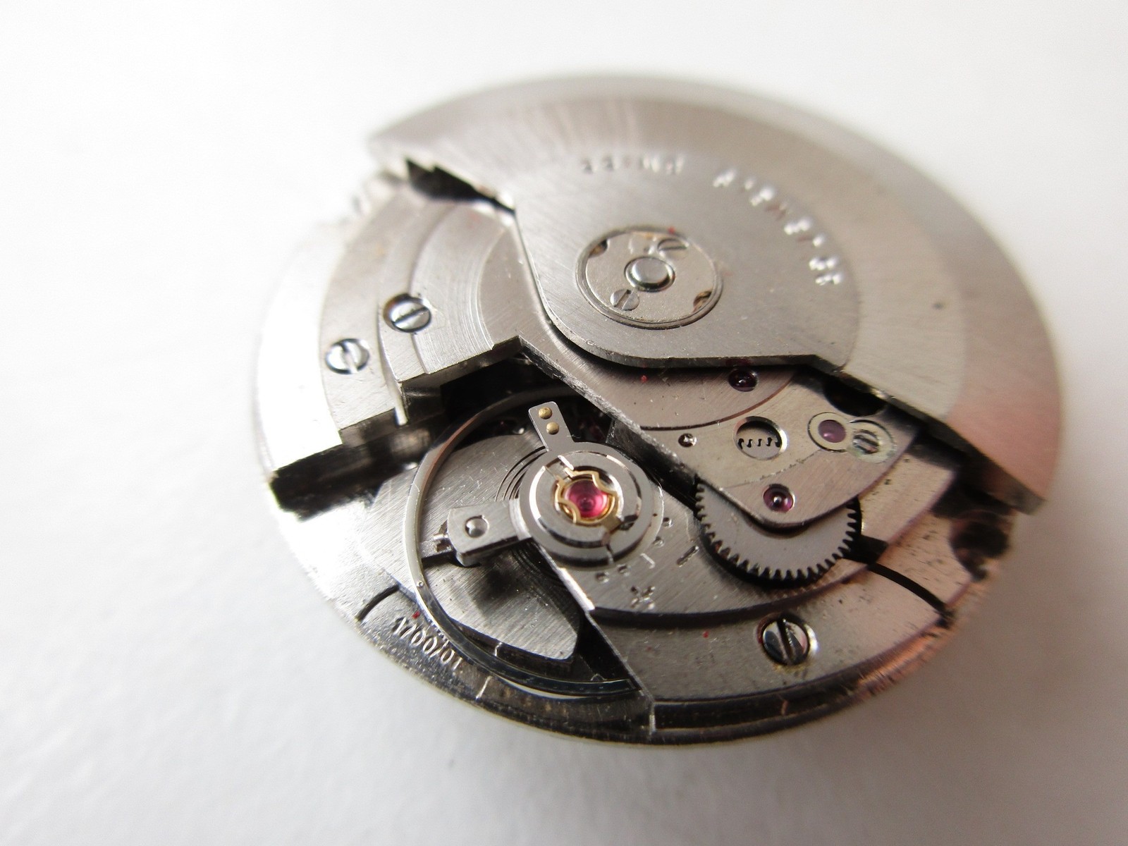 AS A. Schild cal. 1700/01 Swiss watch movement – date at 3 – running