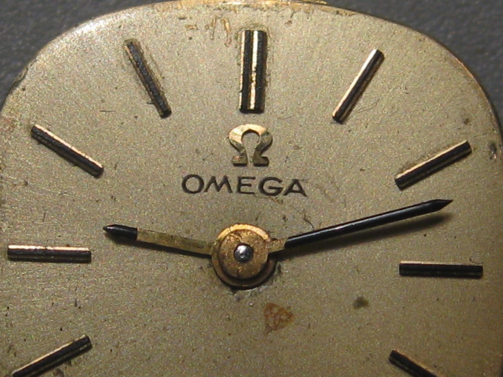 OMEGA Watch Movement. 6 Jewel, Quartz, Swiss Dial, Hands, Crown. Un-tested.