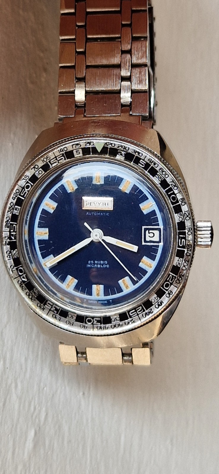 Diver Revyth 1970 Caribbean Men’s Steel Bakelite Bezel 37mm Screw Crown