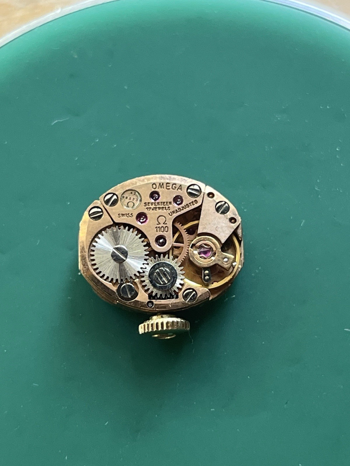 RUNNING Omega 1100 Ladies Watch Movement With Dial Hands And Crown 17j Gold Dial