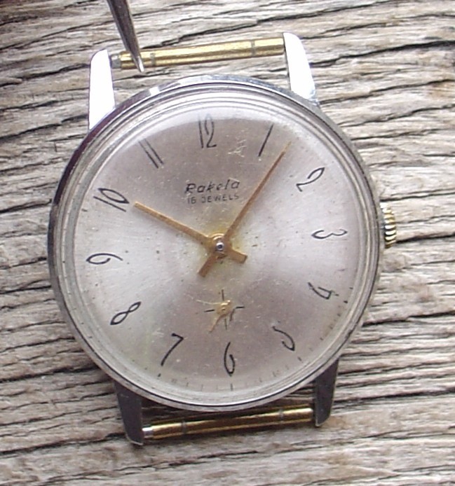 Vintage Llaudia (Europa) 2 jewels Light Brown Travel Alarm Clock Germany