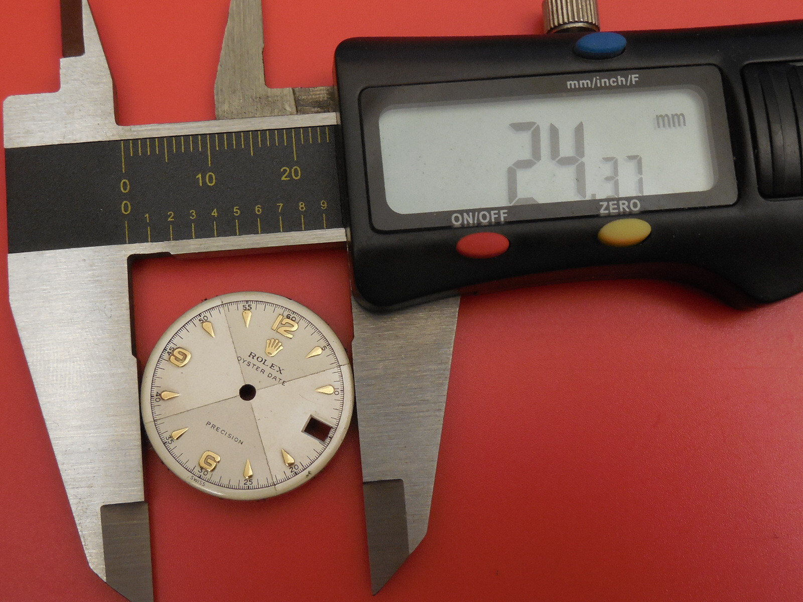 GENUINE ROLEX OYSTERDATE 6466 DIAL FOR 17 JEWEL 1210 MANUAL WIND MOVEMENT
