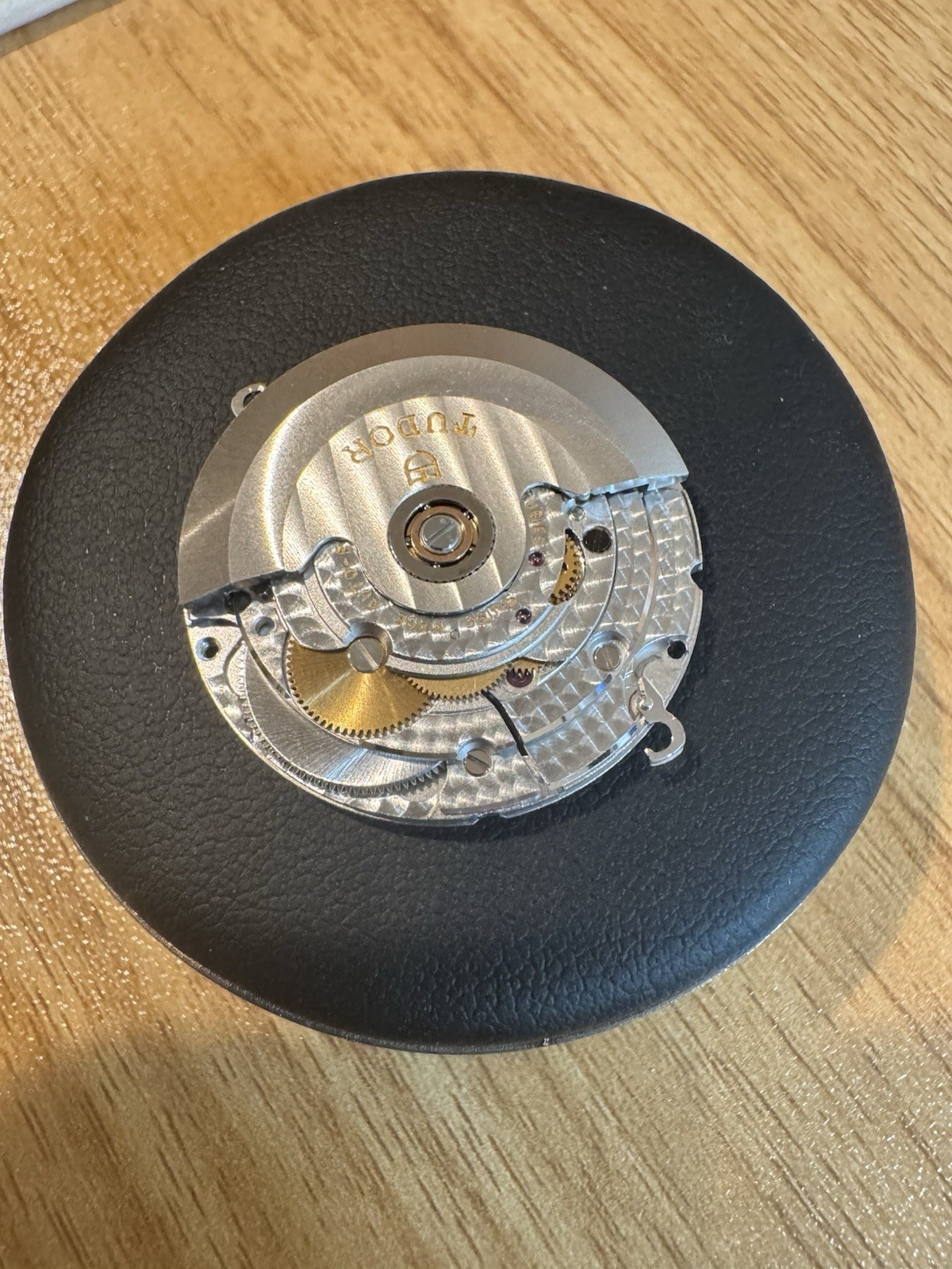 Genuine Tudor T600 – ETA 2824-2 – Black Bay 36 Movement – Running