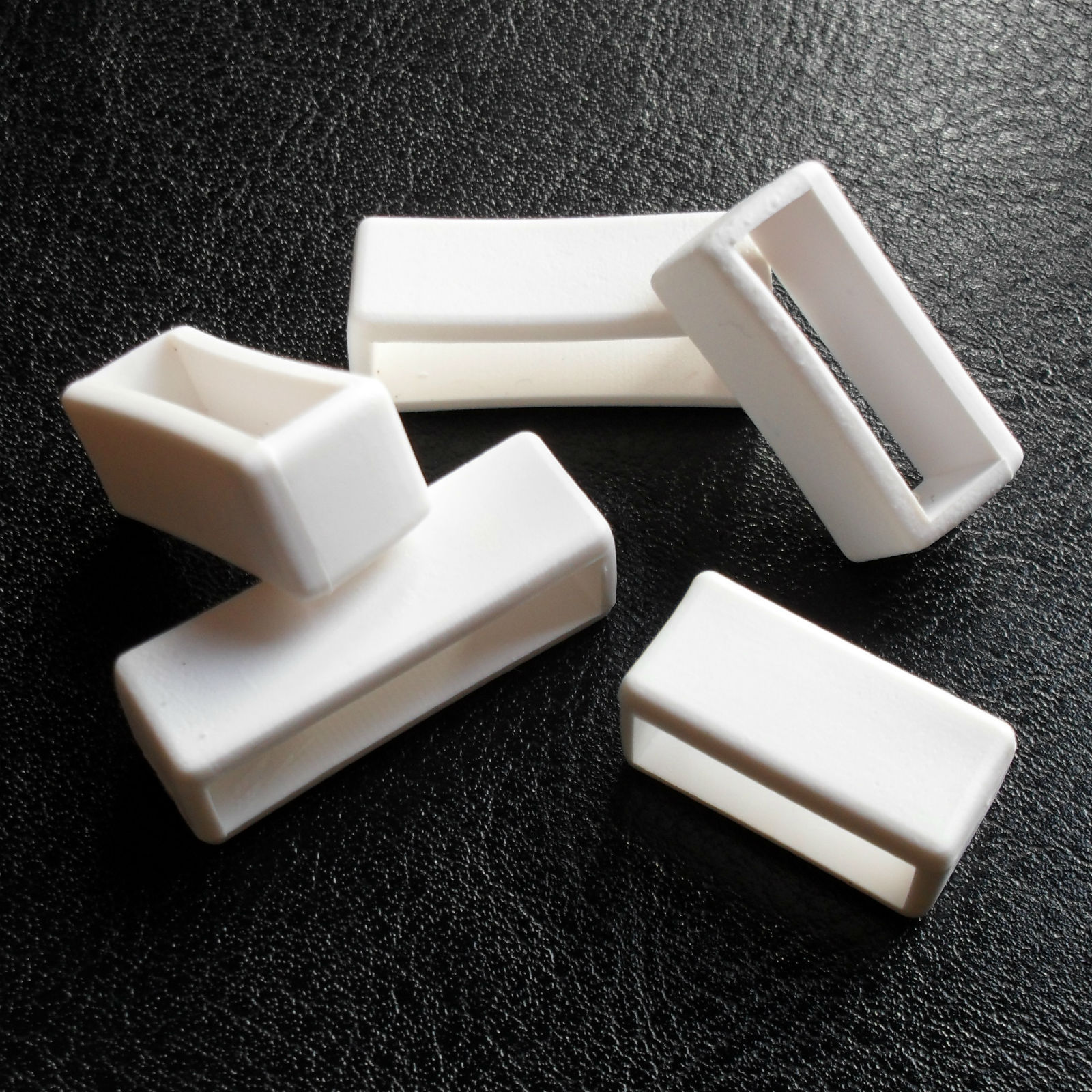 2 PVC Watch Strap Keeper Holder WHITE 16 18 20 22 24mm Rubber Loop Retainer Band