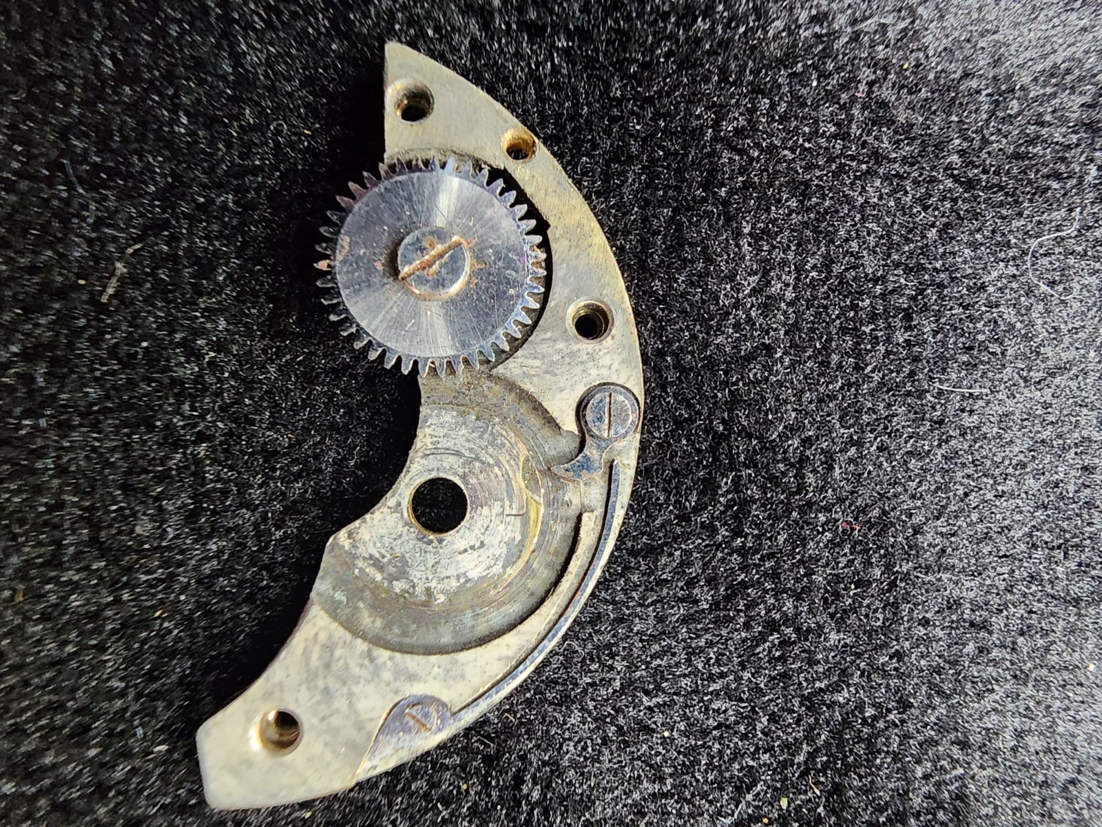Vintage Swiss Patria Watch Co. 15 Jewels Mechanical Movement – For Parts or Repa