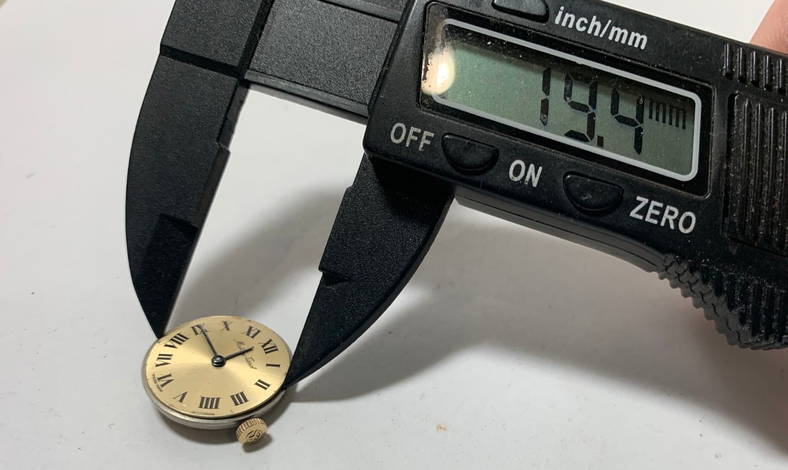 1960s Matthey-Tissot 17J Ldss 8L Wind Up Mov’t Dial Hands 3.9mm Sgnd Crown RUNS