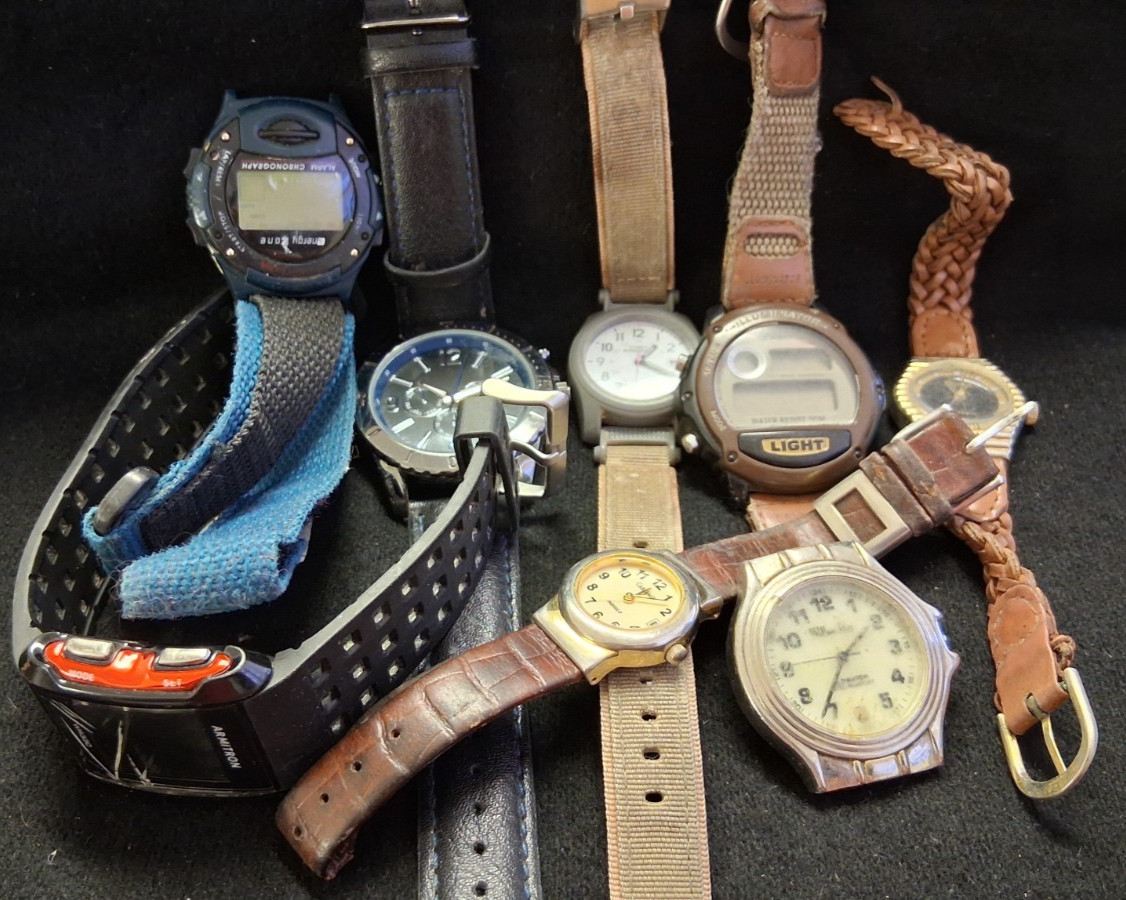 JUNK DRAWER VINTAGE WRISTWATCH LOT MIXED ASSORTMENT TIMEX CARRIAGE CASIO & MORE
