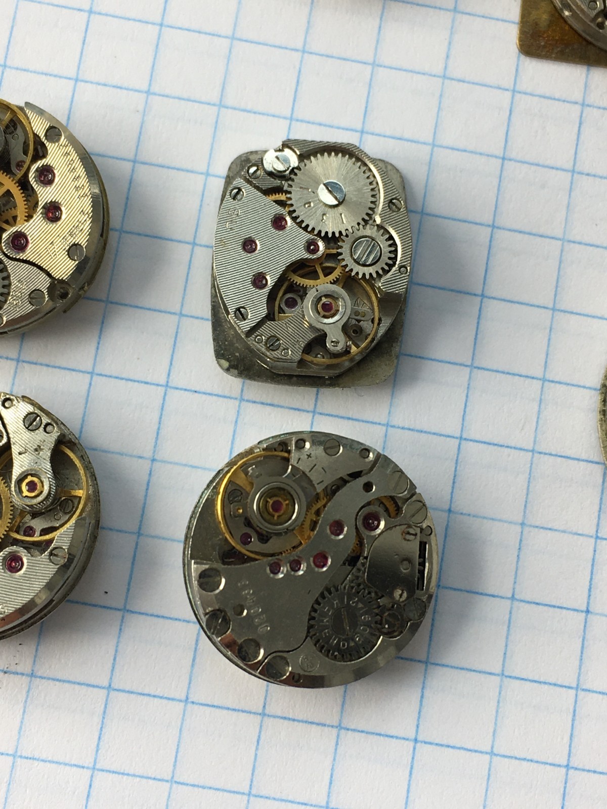 Lot of 20 Vintage Chaika (USSR) women’s wristwatch movements for parts