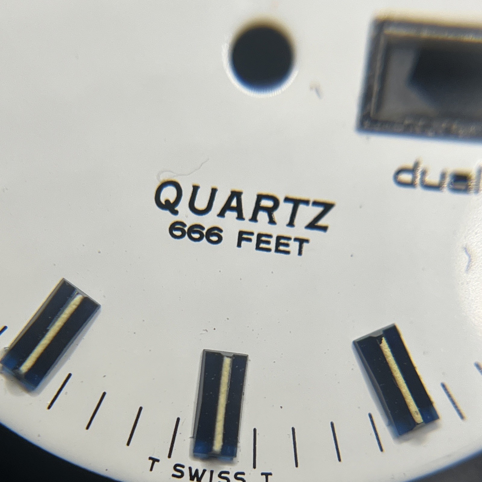 Vintage Accutron Quartz 666 Devil Diver Dual-Date White Ref.8112 Dial (015)