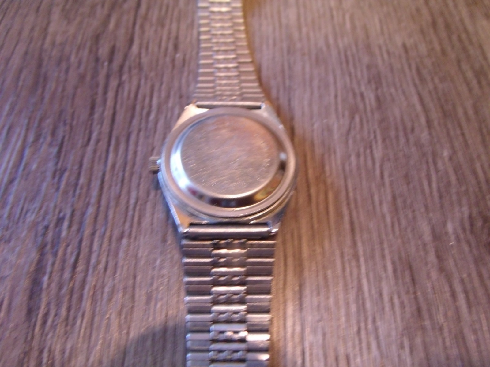 COLLECTIBLE Q & Q AUTOMATIC BLUE FACE MEN’S WRISTWATCH FOR PARTS OR REPAIR