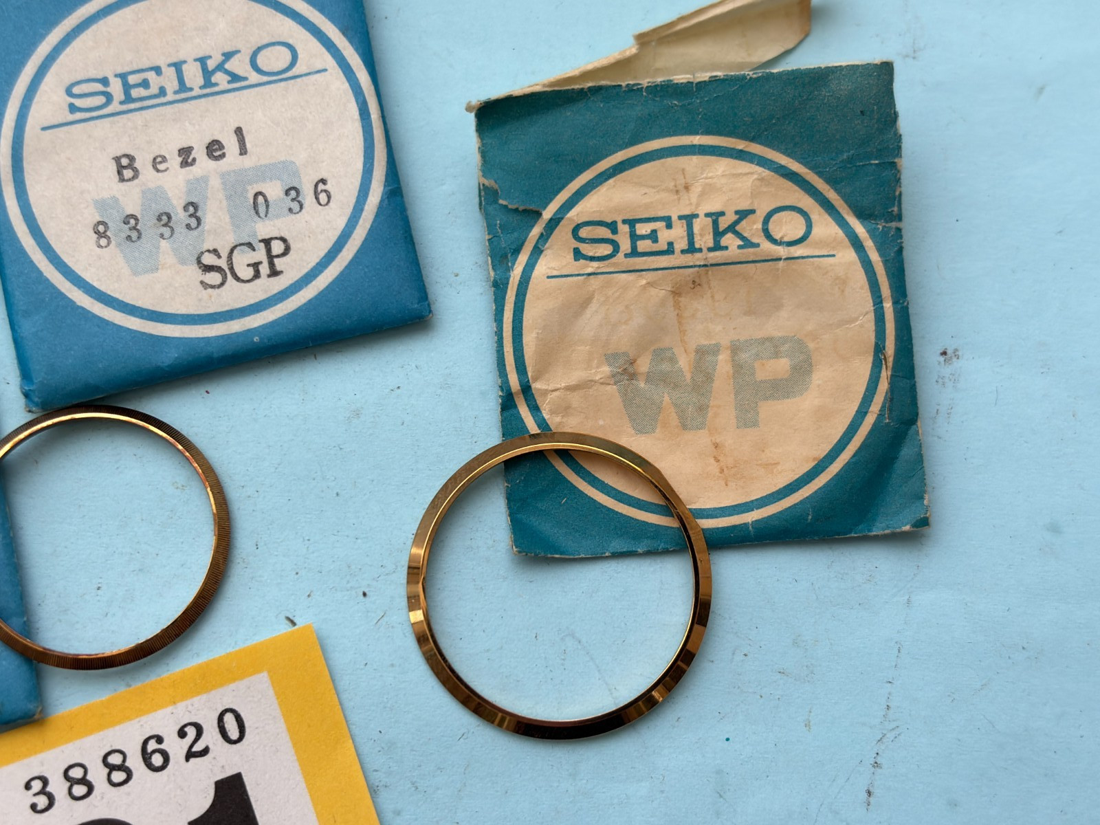 SEIKO GENUINE BEZELS 4 are 8333036 size 25.90 mm Other label faded size 30.28