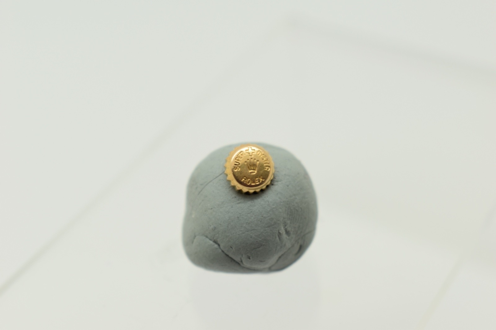 18ct Rose Gold Rolex Super Oyster Crown 6mm Bubble Back