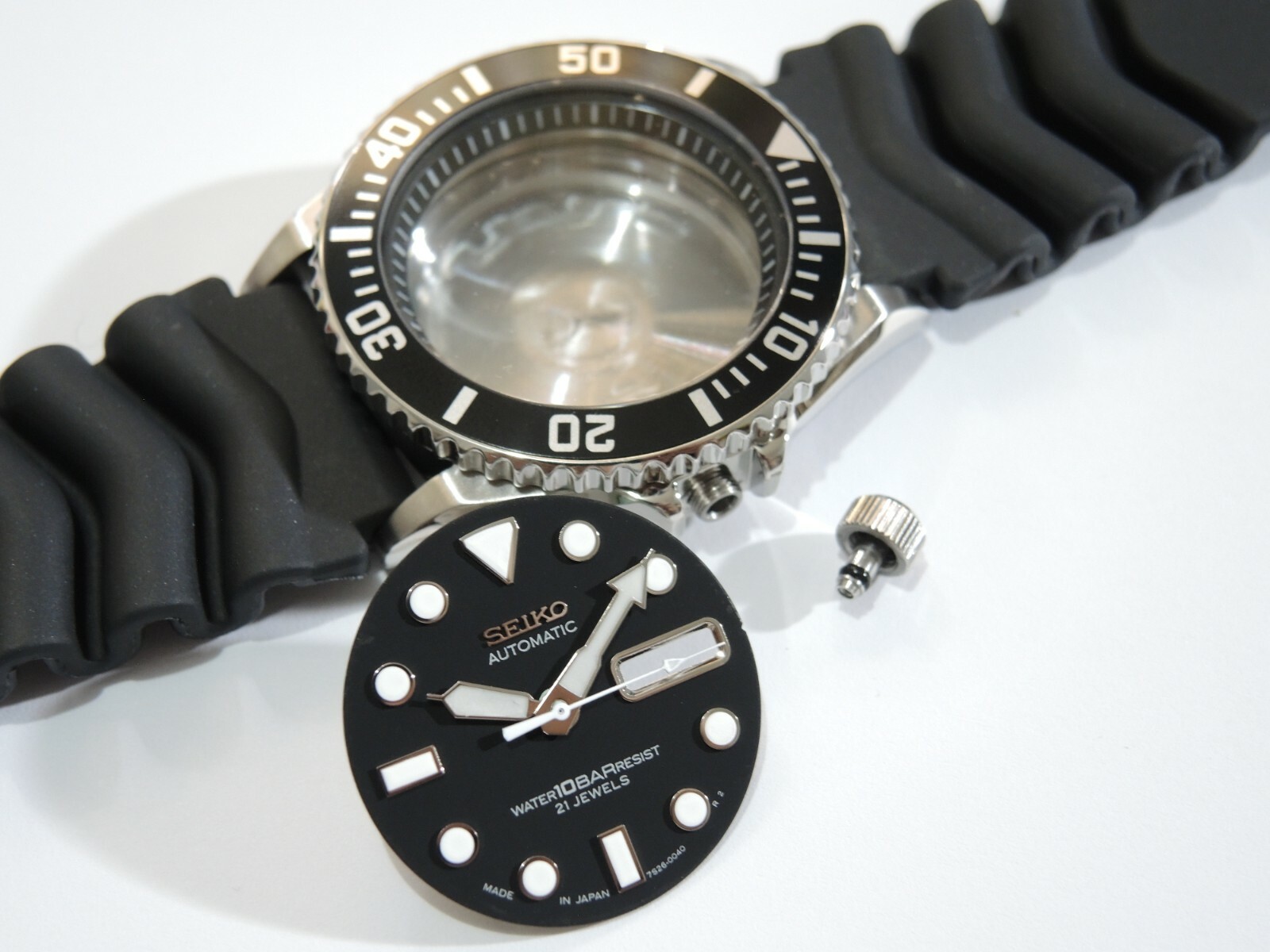 NEW STAINLESS CASE,CROWN,DIAL,HANDS,STRAP LARGE DIVERS 10BAR SKX031 (7S26-0040)
