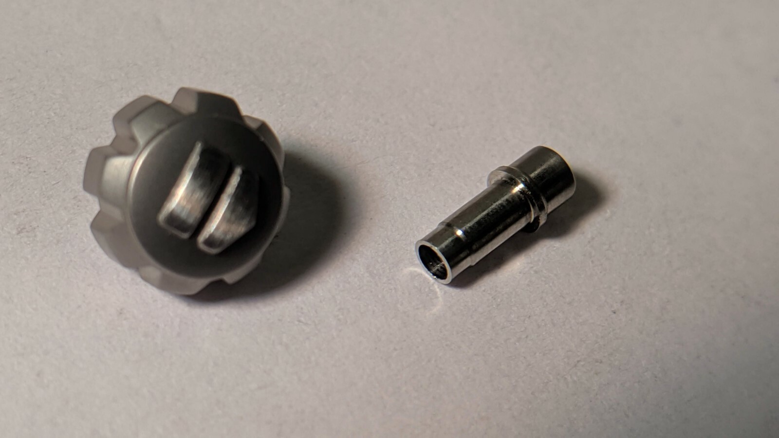 Unbranded Swiss Made crown for Formula 1, 7.8mm Screw w Tube NEW CAR-7801 WHITE