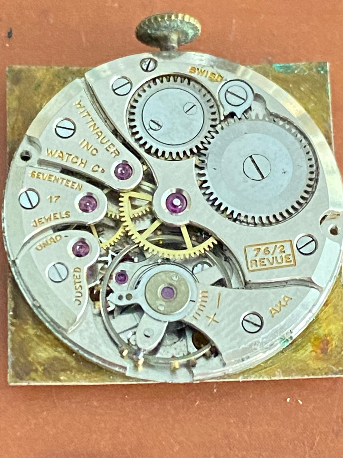 VINTAGE MEN’S WITTNAUER WRIST WATCH MOVEMENT, CAL. 76/2 REVUE, RUNS GOOD,17 J