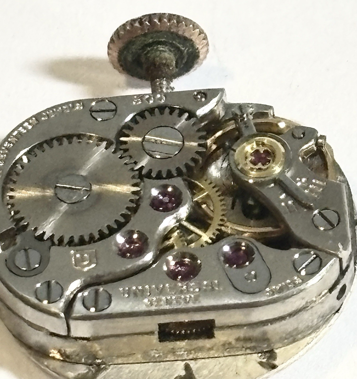 Vintage Women’s Universal Geneve 17J Cal 500 Wristwatch Movement 16mm Bal Moves