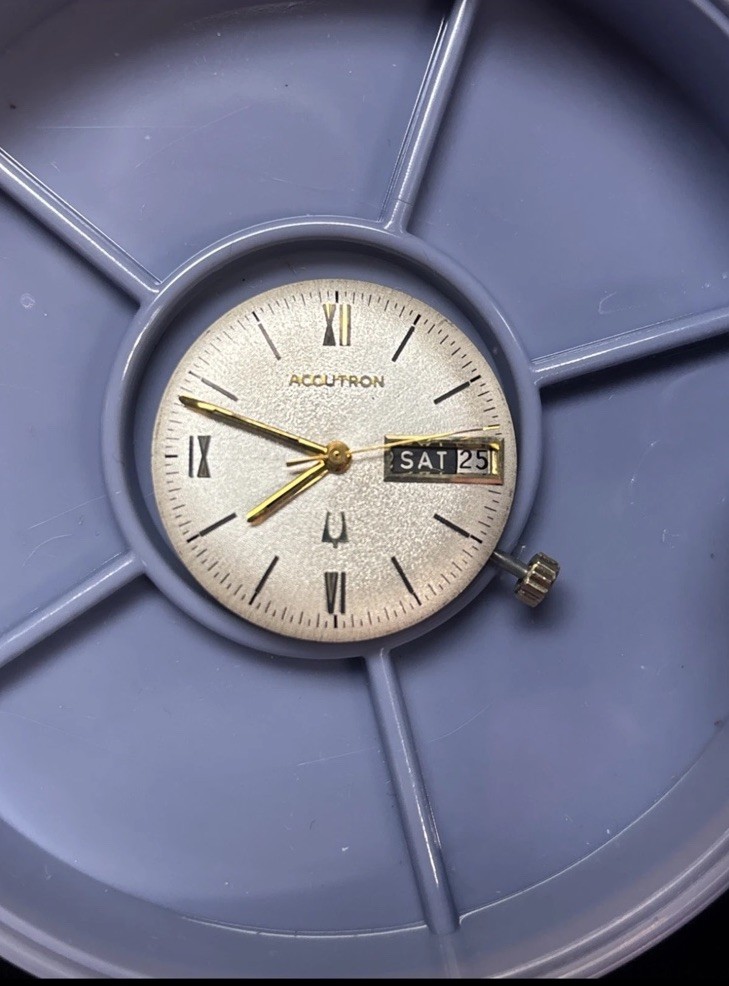 Vig-Inside watch mech. ONLY for 14k Solid Gold Bulova Accutron 2182 Mens Watch