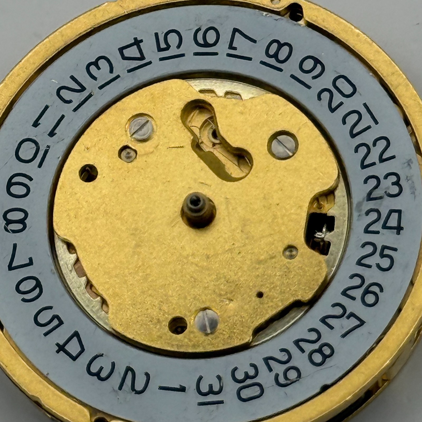 Ronda 5040.D Watch Movement Quartz Swiss R9 13 Jewels Parts Repair Spares 28.6mm