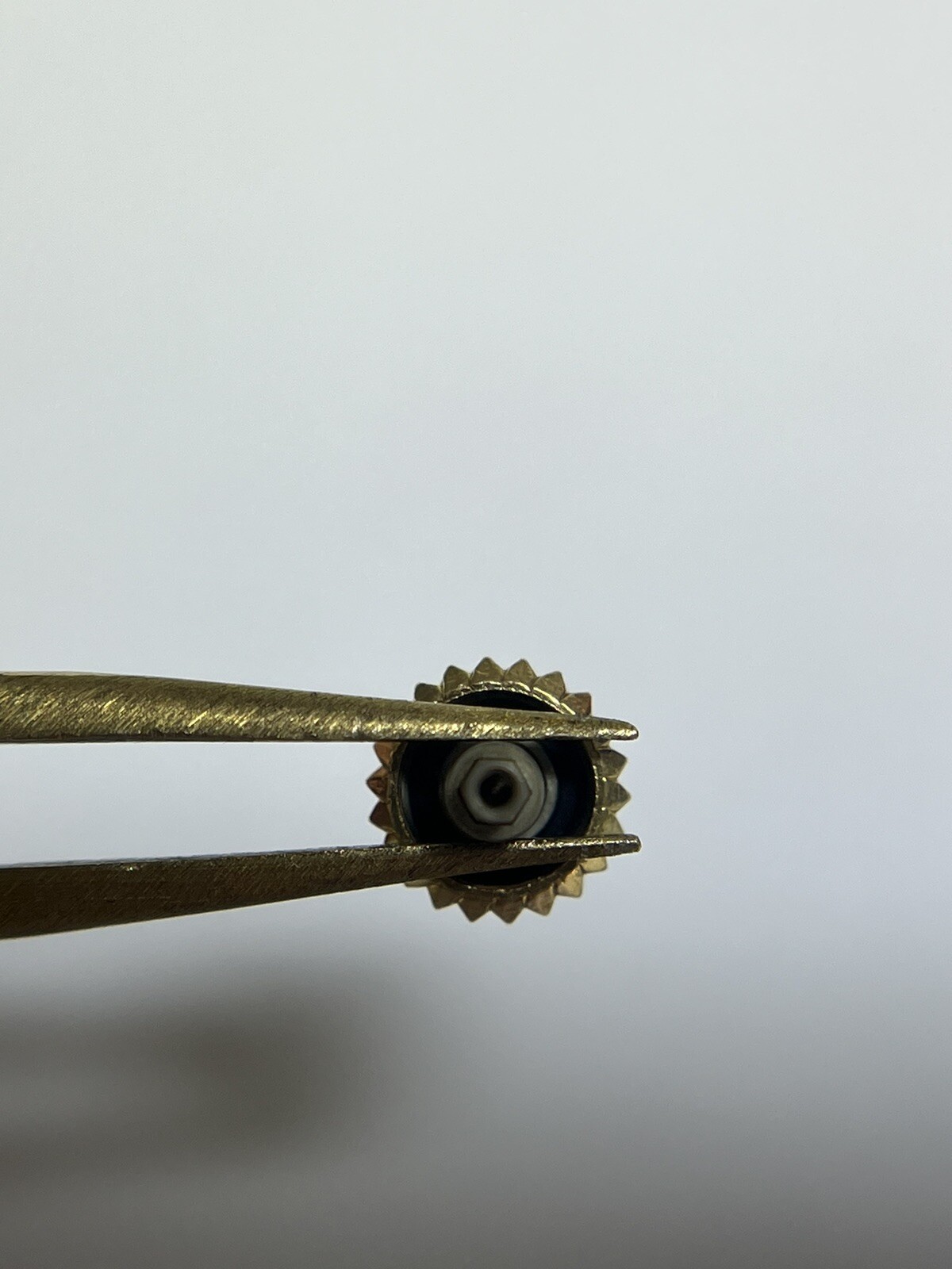 Genuine Rolex 24-600-8 – 6mm 18k Yellow Gold Crown. (24)