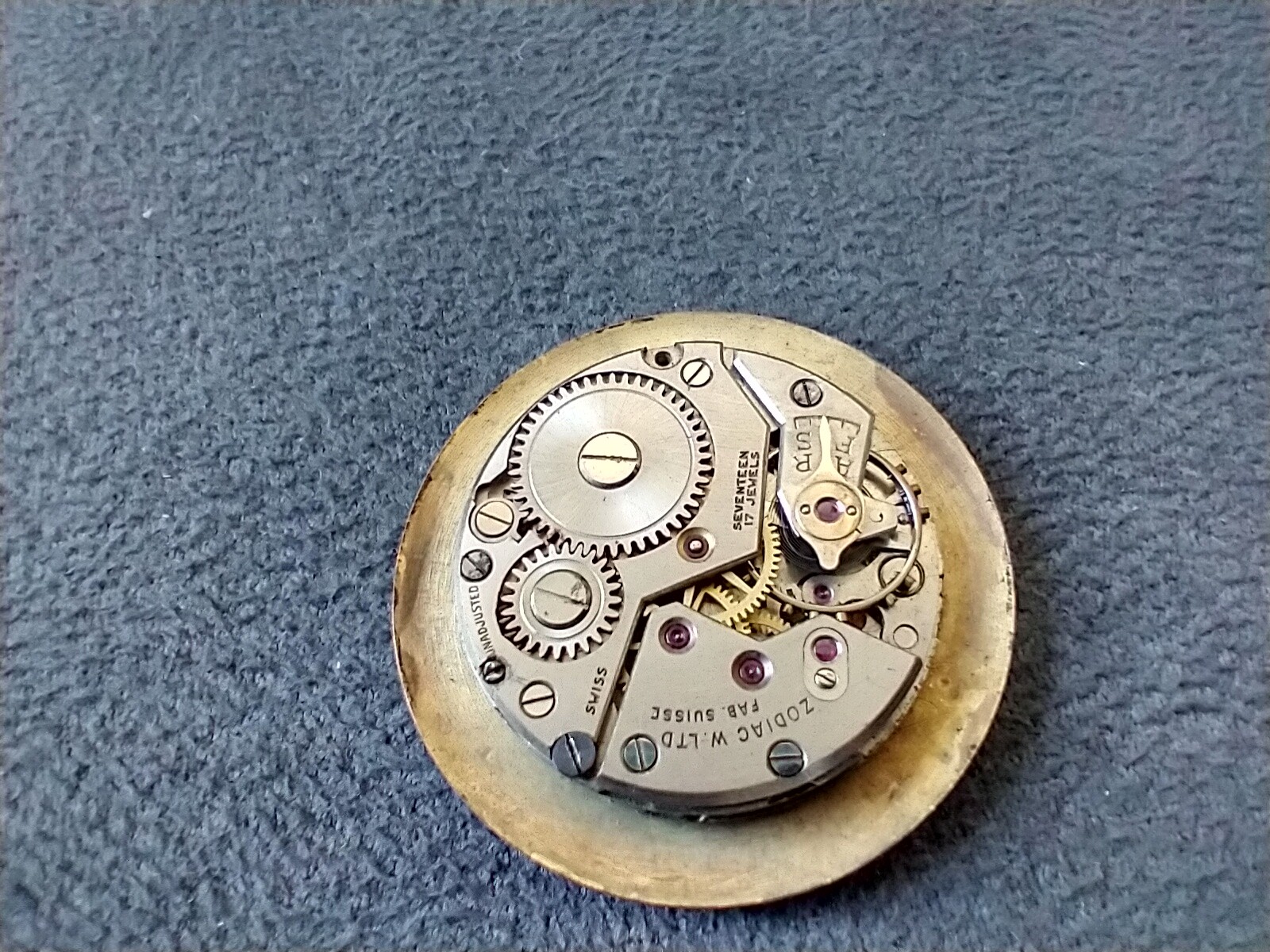 Vintage Zodiac Wind-Up Watch Movement For Parts And Repairs