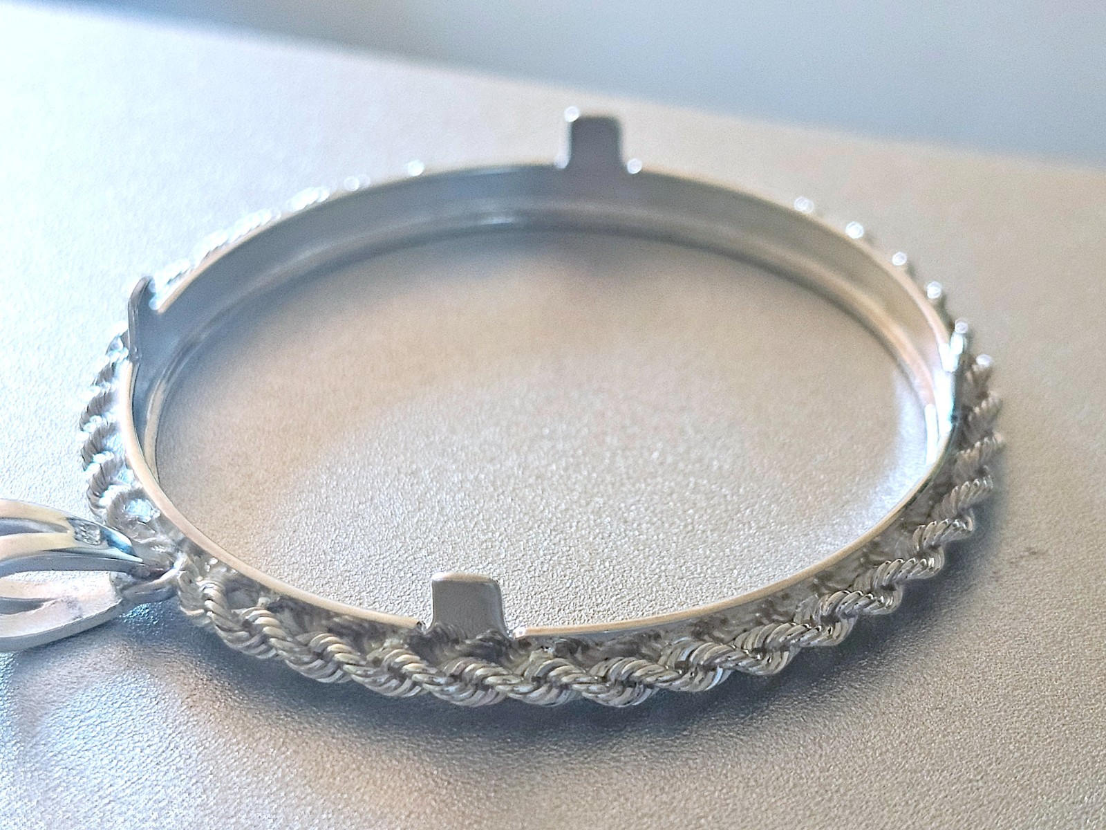 925 Sterling Silver Rope Edge Bezel for 39mm 1 oz Silver Rounds Casino Chips