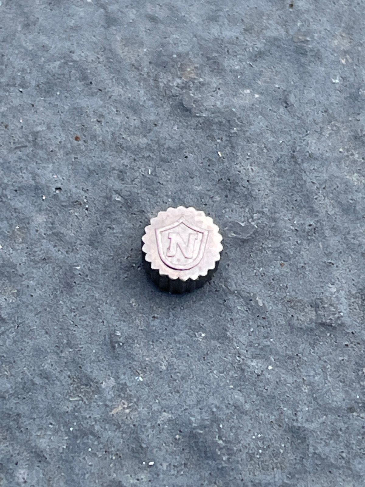 NOS vintage swiss NIVADA s/s crown 4.00mm X 2.30mm STEM 0.90 ROOF TOP type logo!