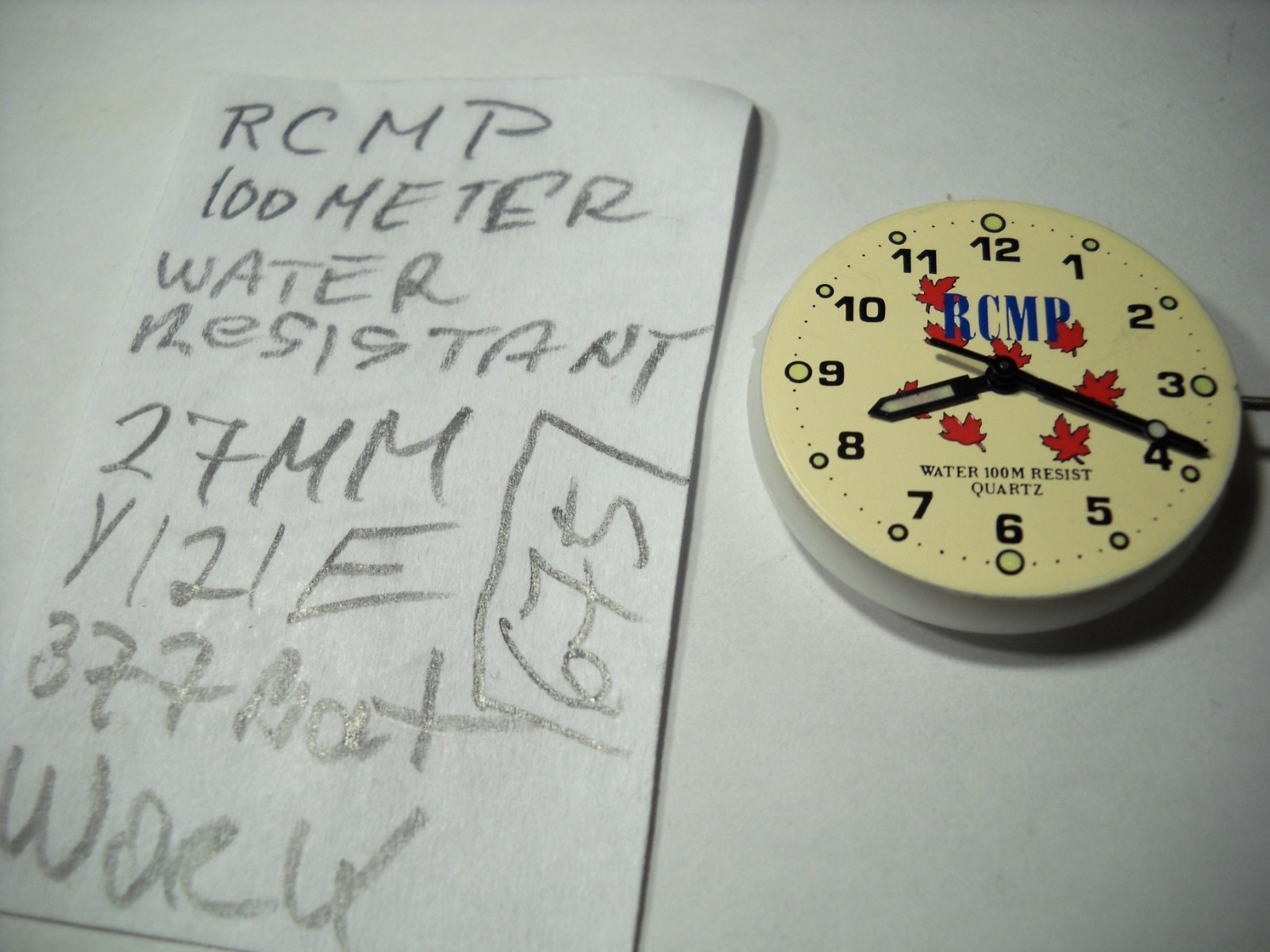 675L Royal Canadian Mounted Police wrist watch movement Y121E 27 mm works
