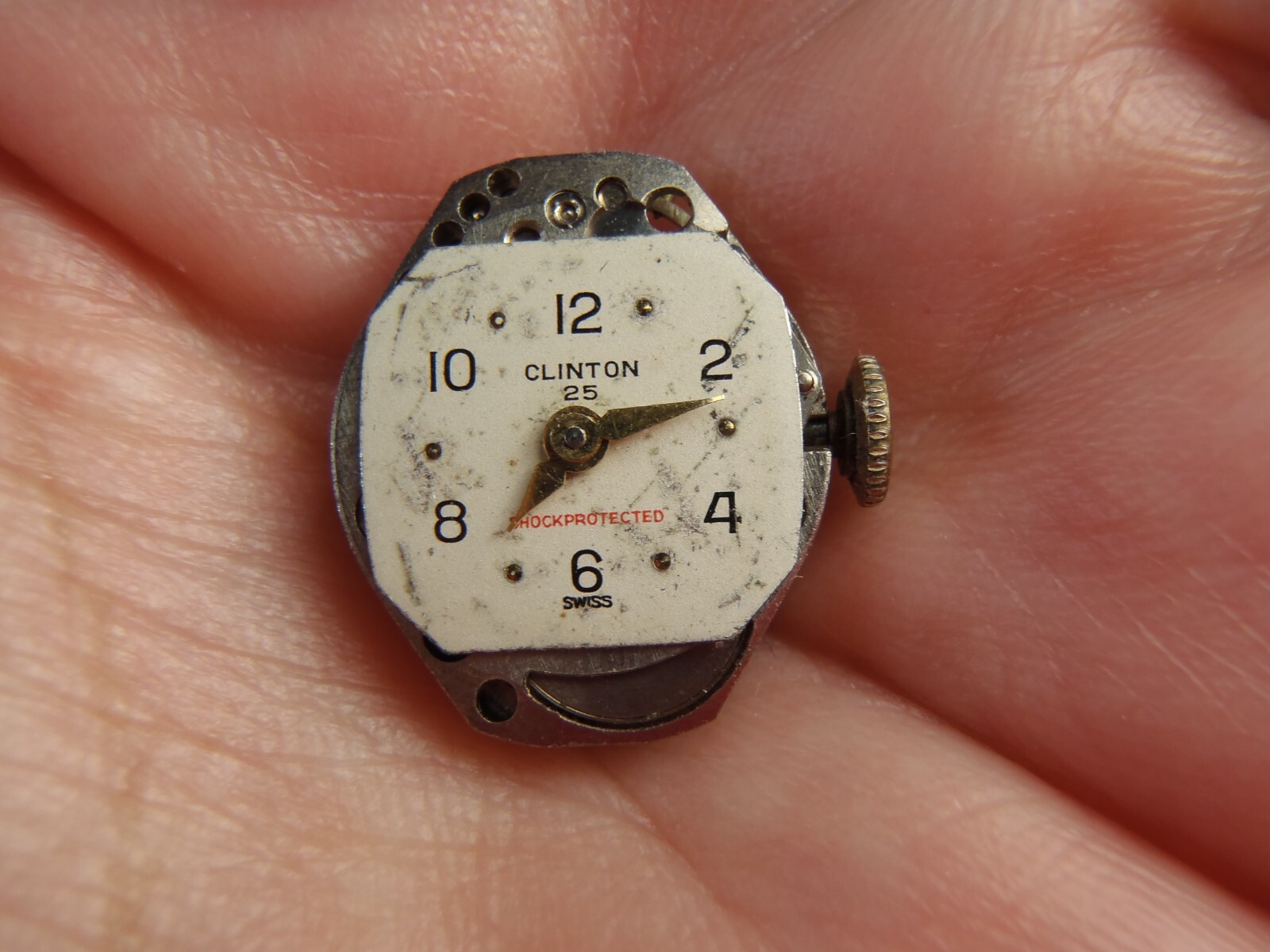 Clinton 25 Jewel Watch Movement Mechanical (Manual) 18mm x 15mm Balance Rotates