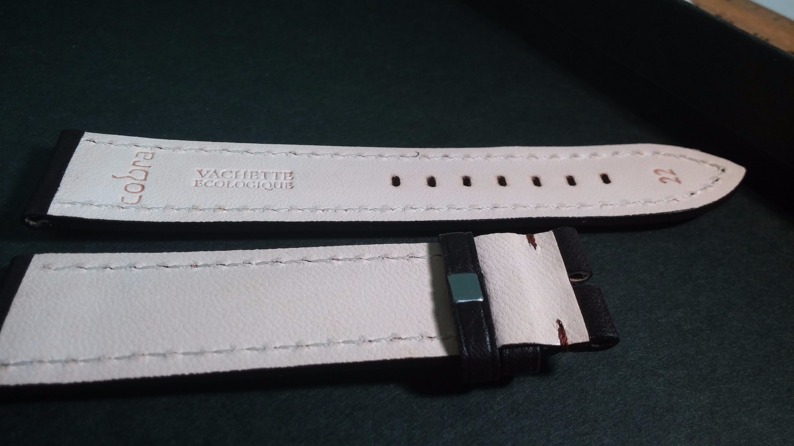 Cobra 22/20mm – Dark Brown WATCH BAND with brown stitch