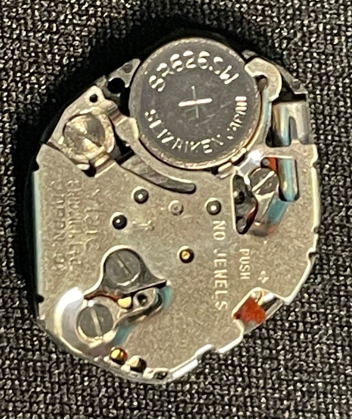 Y121C Seiko (Shiojiri) branded 3-hand Quartz Watch Movement