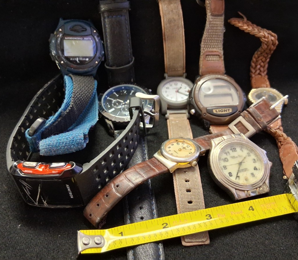 JUNK DRAWER VINTAGE WRISTWATCH LOT MIXED ASSORTMENT TIMEX CARRIAGE CASIO & MORE