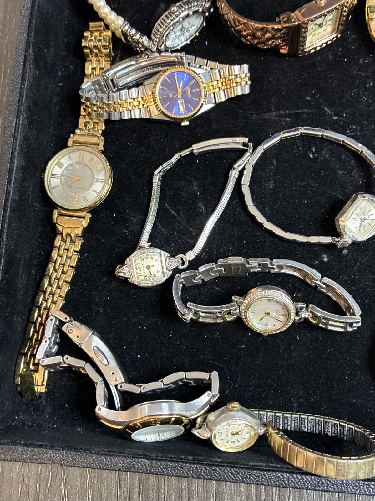 Bulk Watch lot Of 19 Brands Such As Timex, Seiko, Citizen Etc
