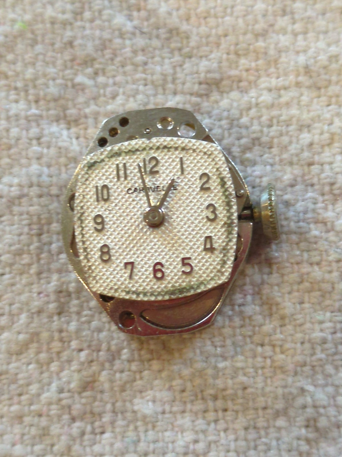Lot of 9 Vintage Ladies Dress Watch Movements For Parts or Repairs. See Pictures