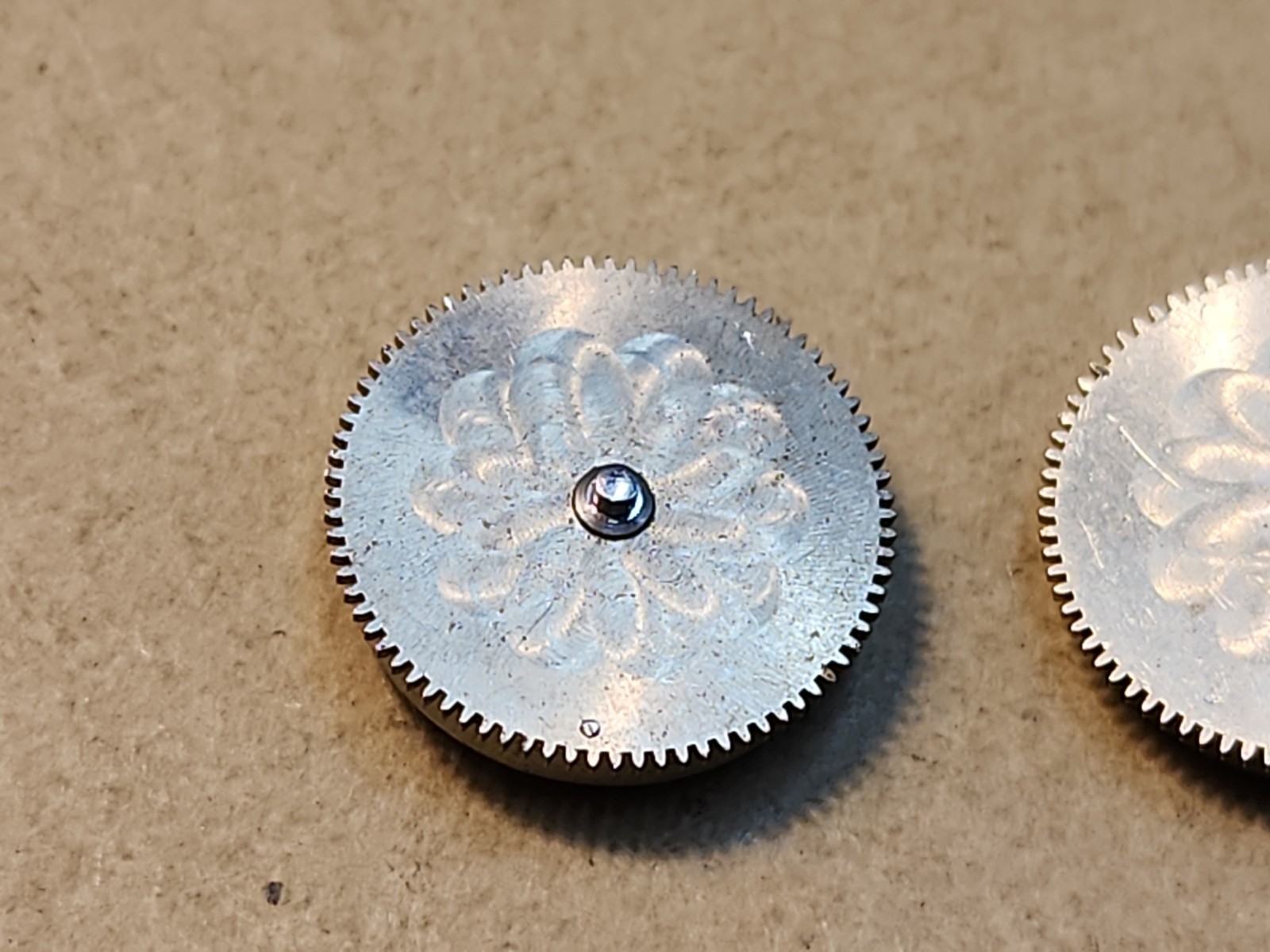 Lot Of 2 Pocket Watch Fancy Mainspring Barrels With Cover And Arbor 12.85mm