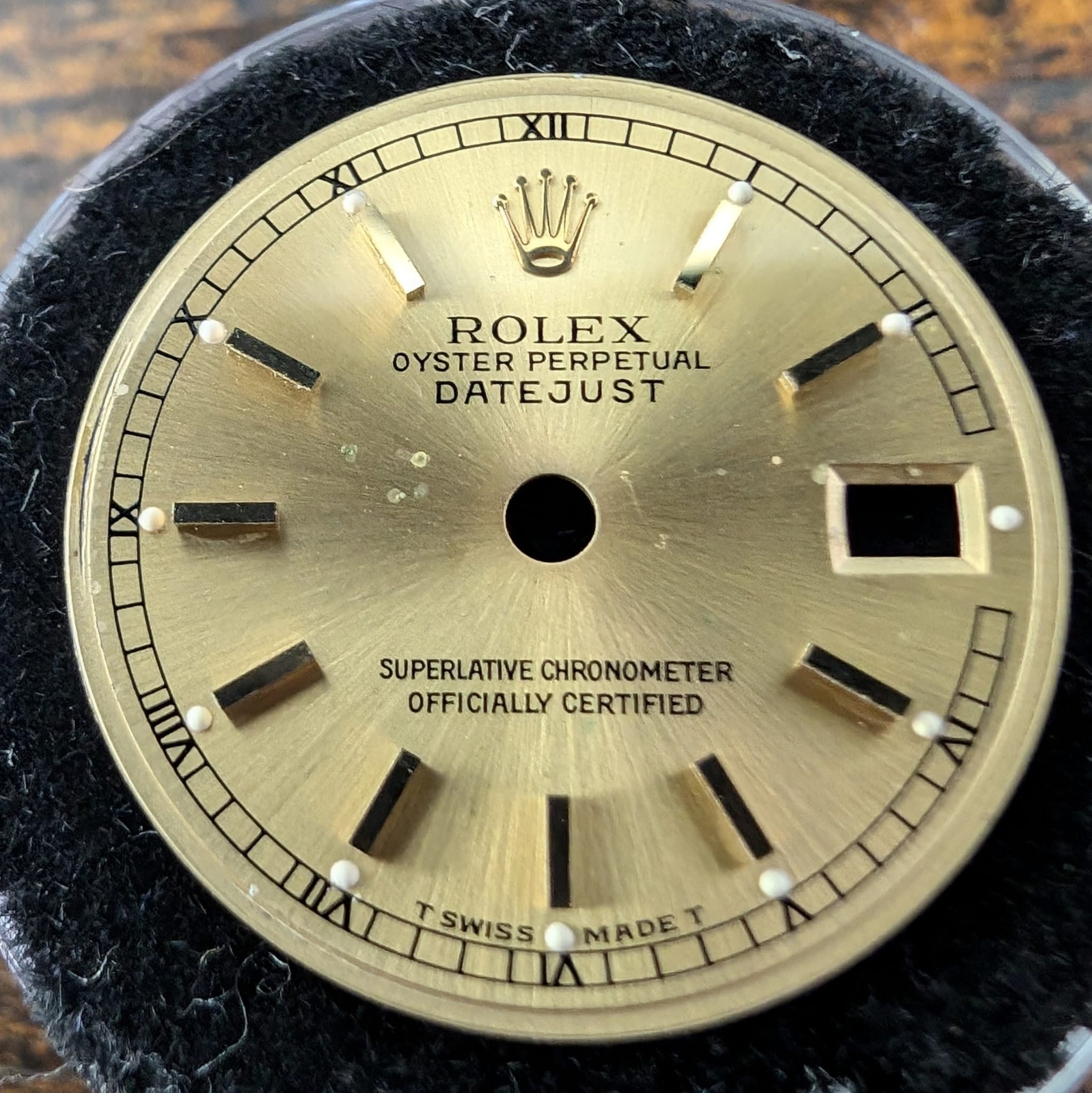 ROLEX OYSTER PERPETUAL DATEJUST 26MM LADIES GOLD DIAL – FAIR CONDITION 69173