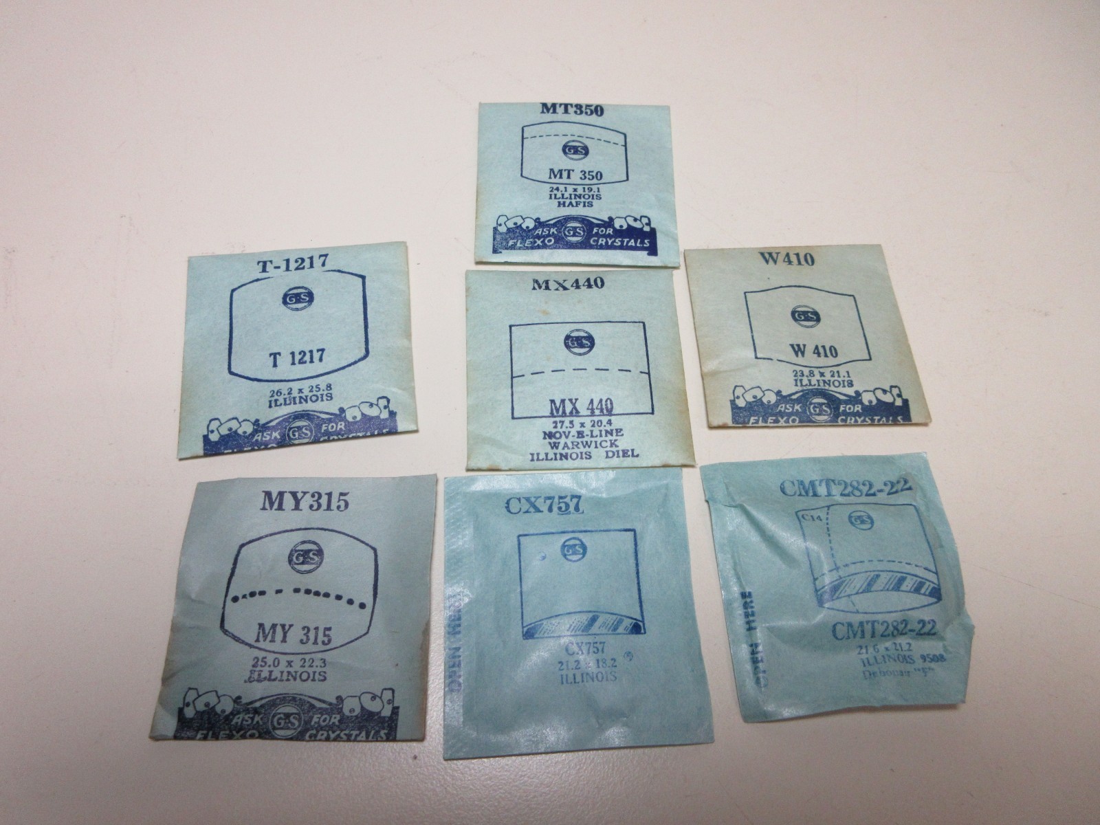 LOT OF G.S SUC MENS ILLINOIS WATCH CRYSTALS ASSORTED NEW OLD STOCK FLEXO #18