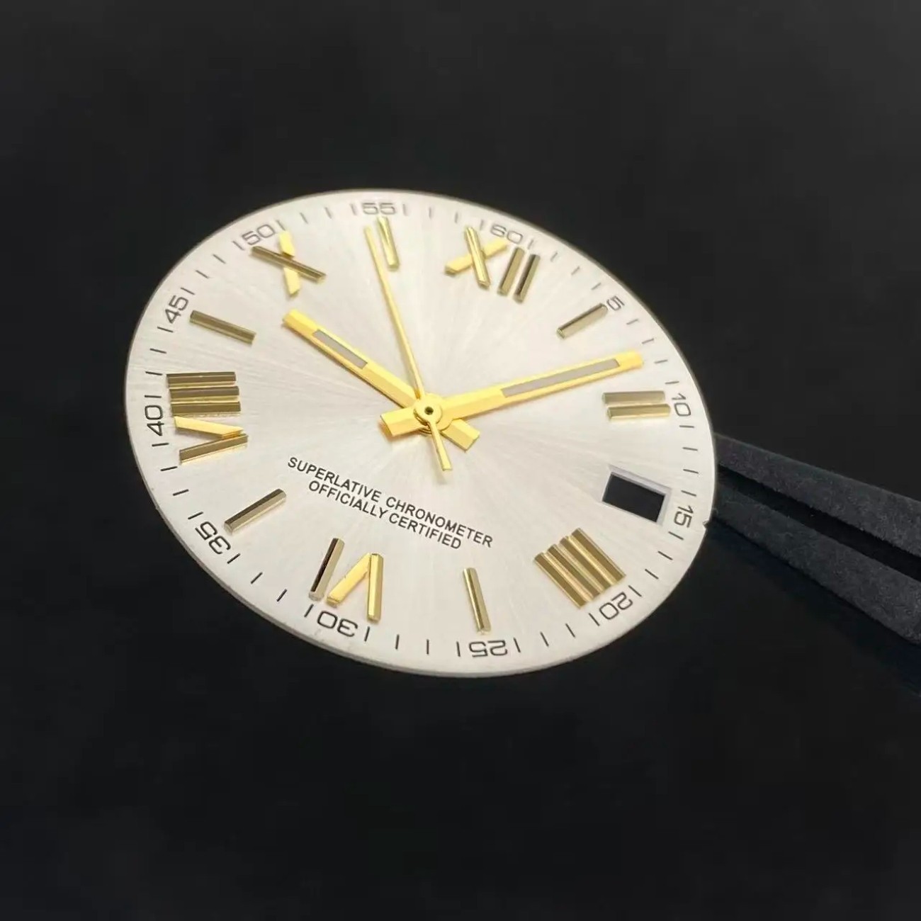 28.5mm Watch Dial Hands Green Lumin Single Calendar For NH35 36 38 4R Movements
