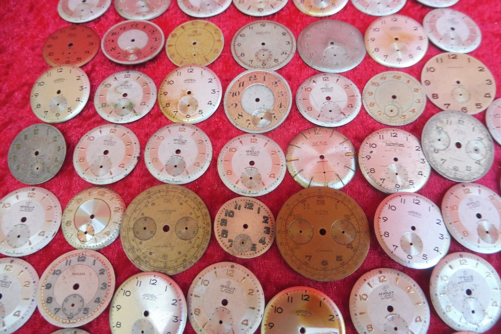 Set of dials for old men’s wristwatches, 70 pieces