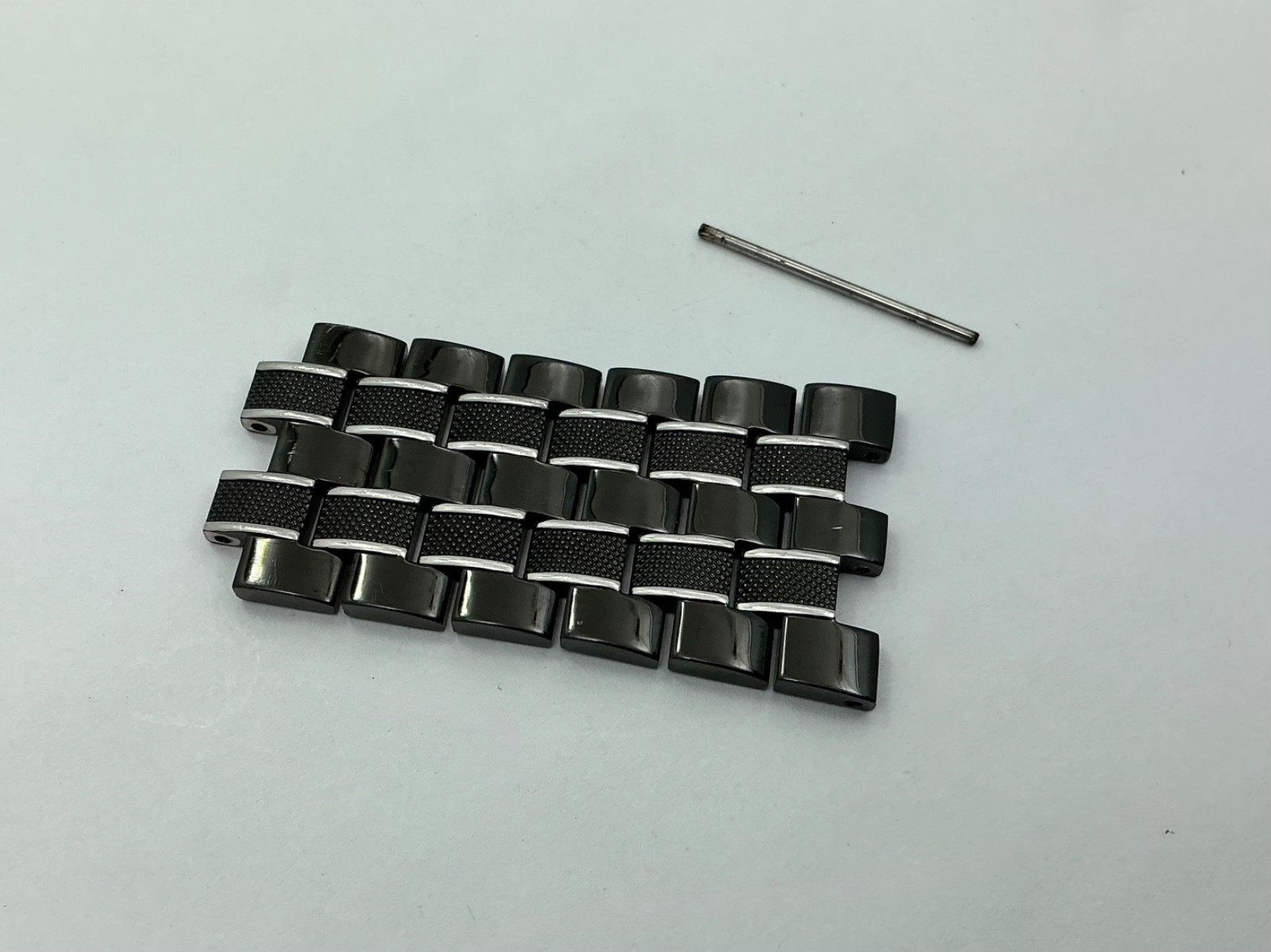 Bulova Model 98D111 Caseback C9331138 CONTINUOUS Partial Band Black Tone