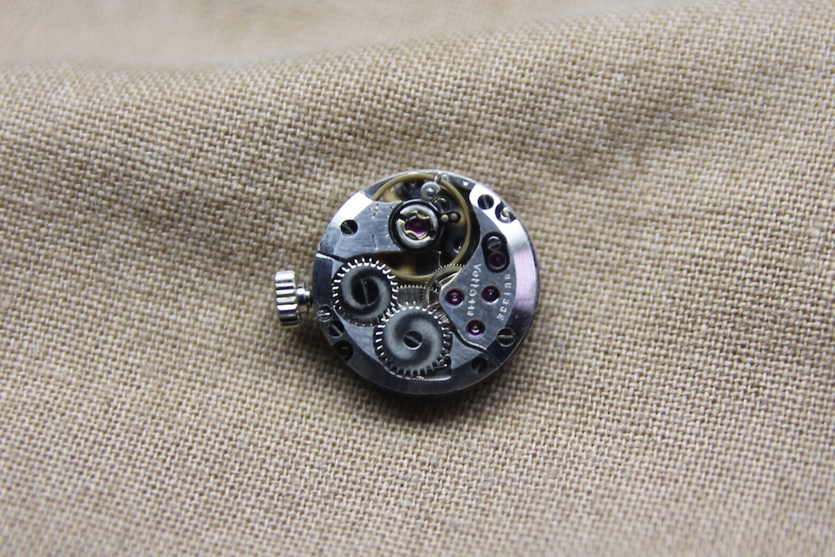 TOP – Vintage Movement and Dial