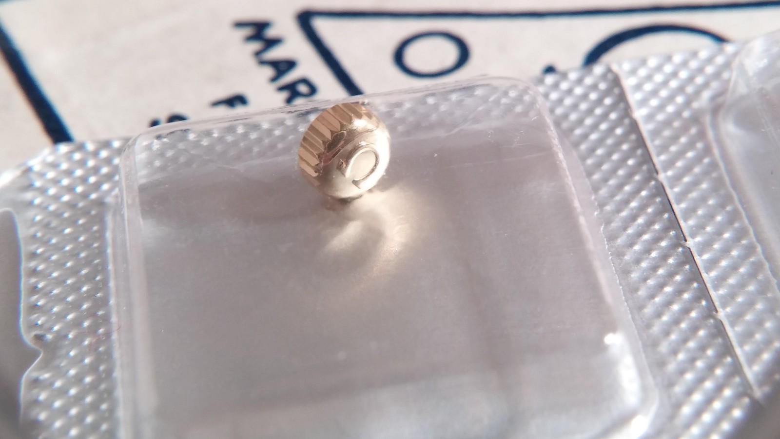 Omega crown 18k yellow solid gold 069BB42220 new sealed