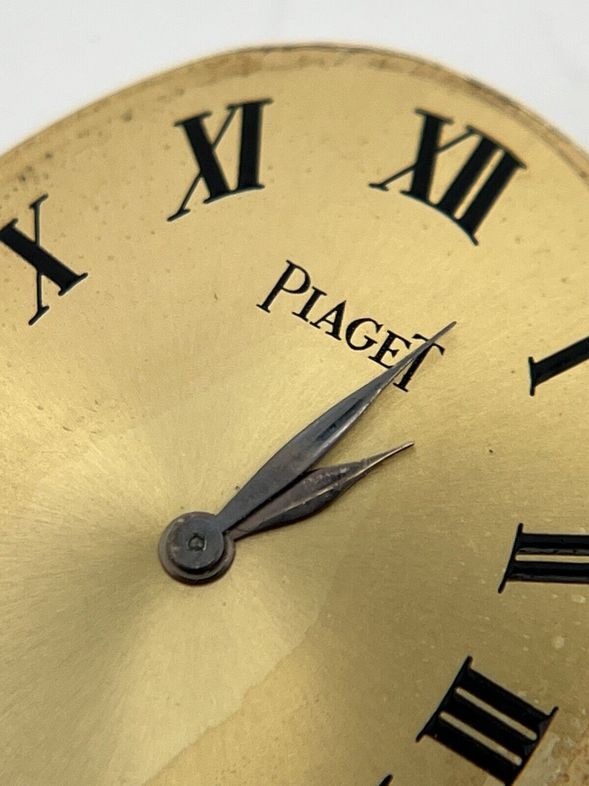 Piaget 9P #689841 18J Manual Movement w/ Gold Dial, Hands, & Sapphire Crown