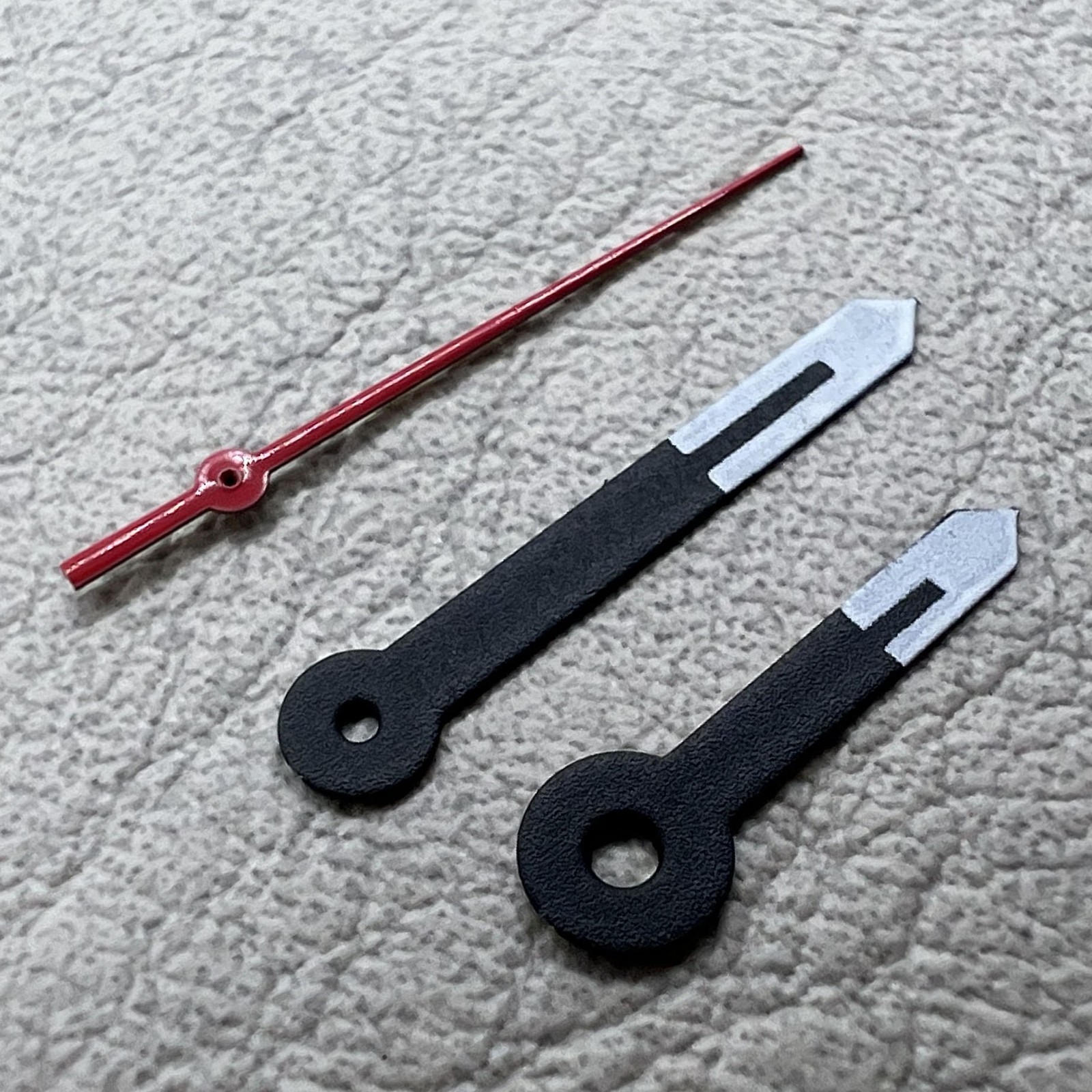 2 Sets/Pack White Black and Red Second Hands Sets for Ronda 515 Quartz Movement