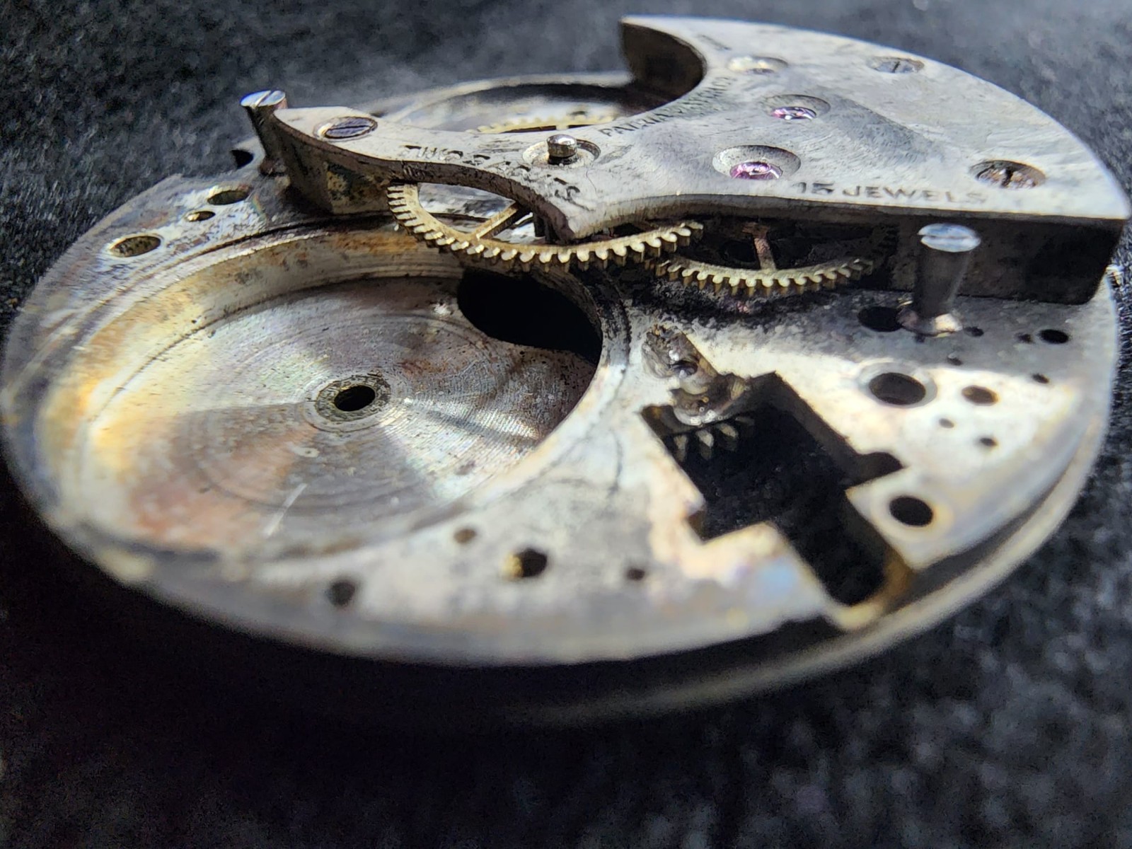Vintage Swiss Patria Watch Co. 15 Jewels Mechanical Movement – For Parts or Repa