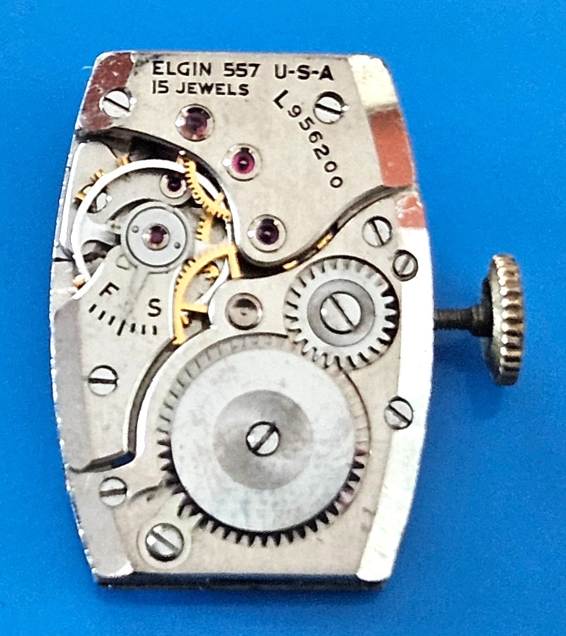 ELGIN 557 15J Watch Movement (REMOVED FROM GOLD CASE/BALANCE RUNS) lot16