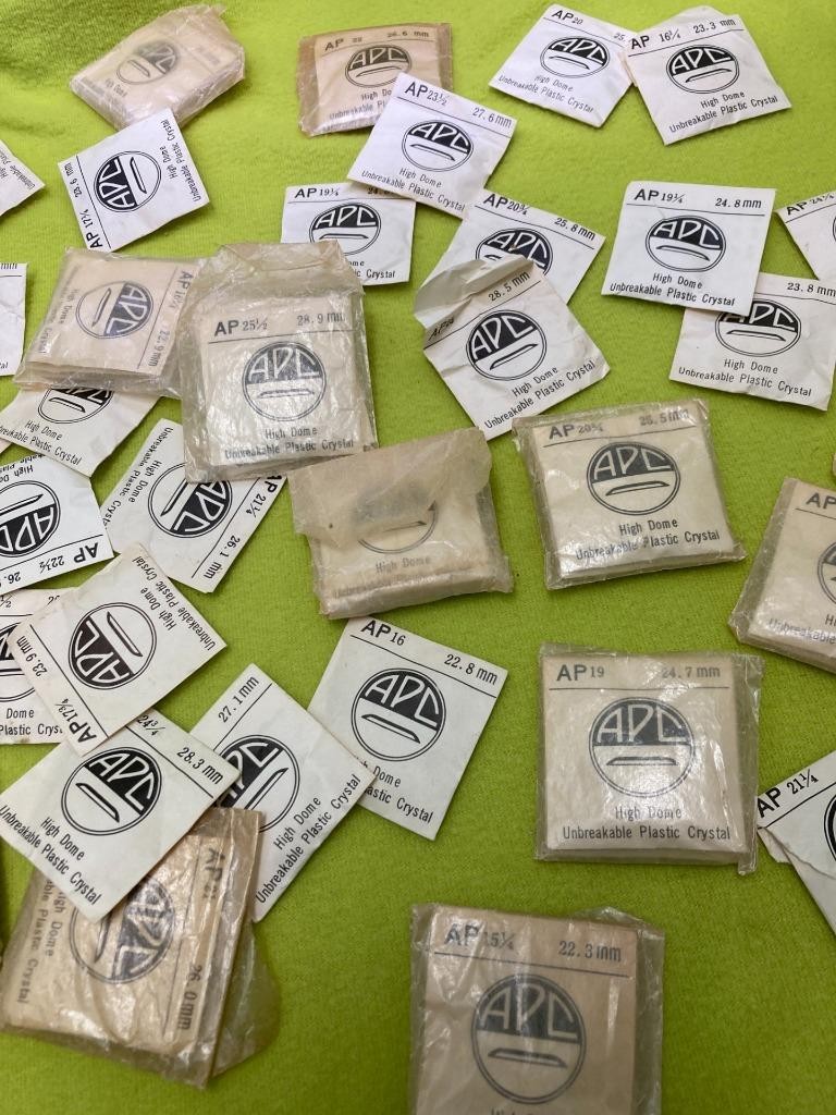 LG Lot 65 Pcs NOS APC Genuine Plastic High Round Watch Crystals Over 25 Sizes