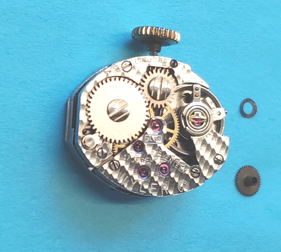Wyler WL 139- 17 Jewel Watch Movement And Gold Crown. Sets & Runs. All Original