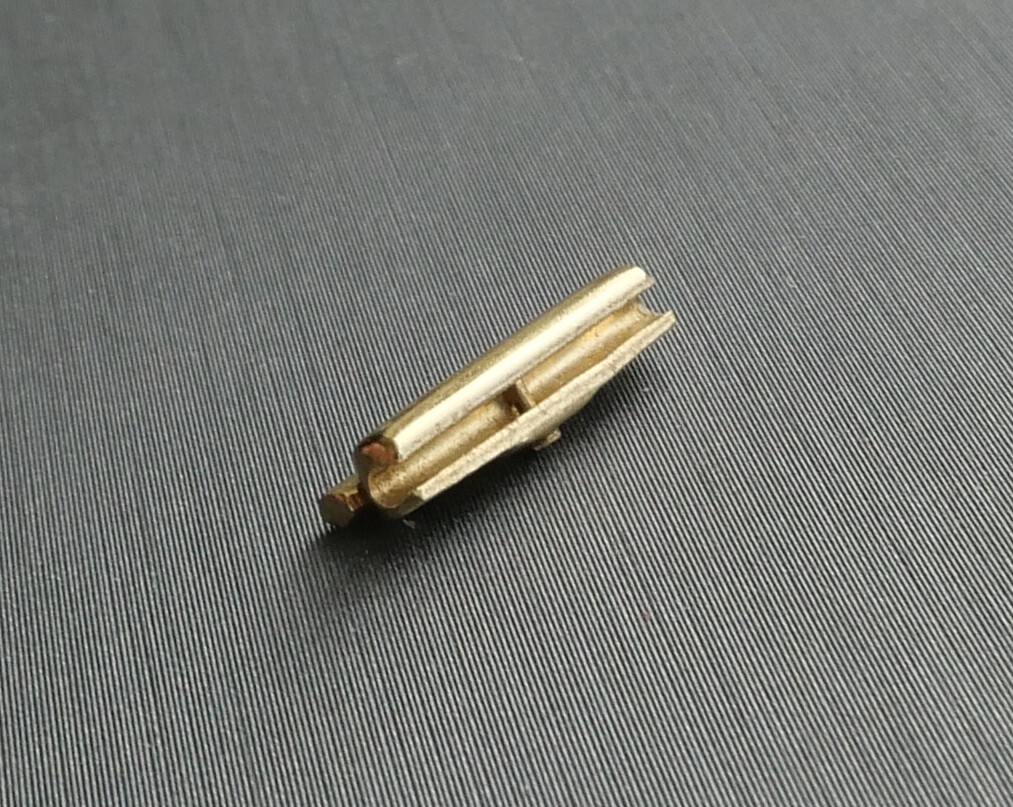 18K YELLOW GOLD PIAGET POLO HALF LINK