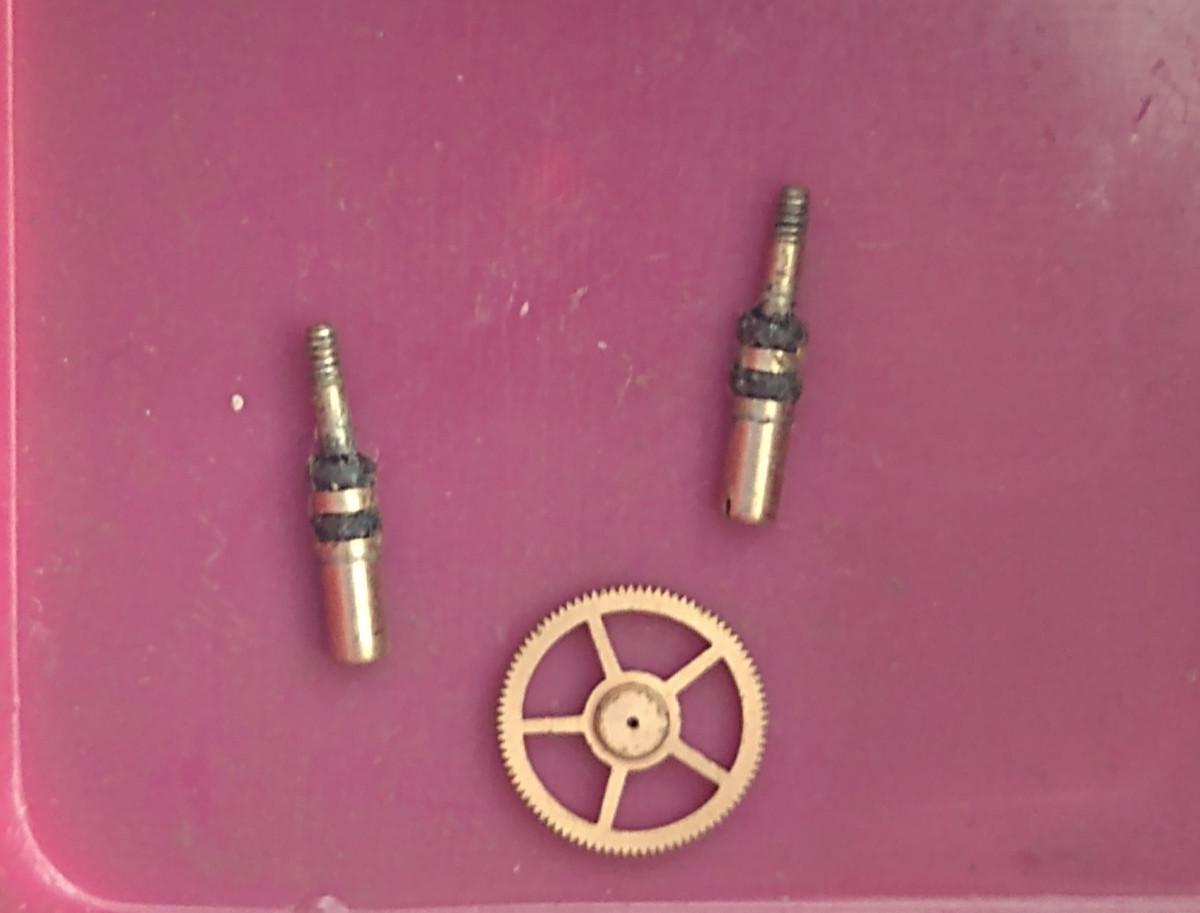 Lot of parts for Rolex reference CALIBER 13” 72 A and 13”727 for repair